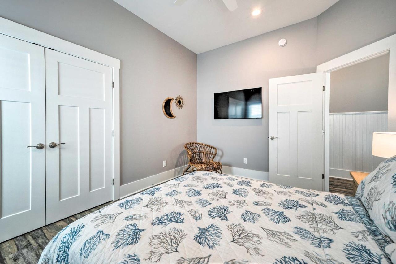 Bright Coastal Abode With Porch And Beach Access! Carolina Beach Eksteriør bilde